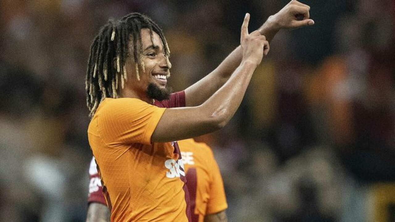 Sacha Boey'den flaş sözler: Manchester United başka seviye...