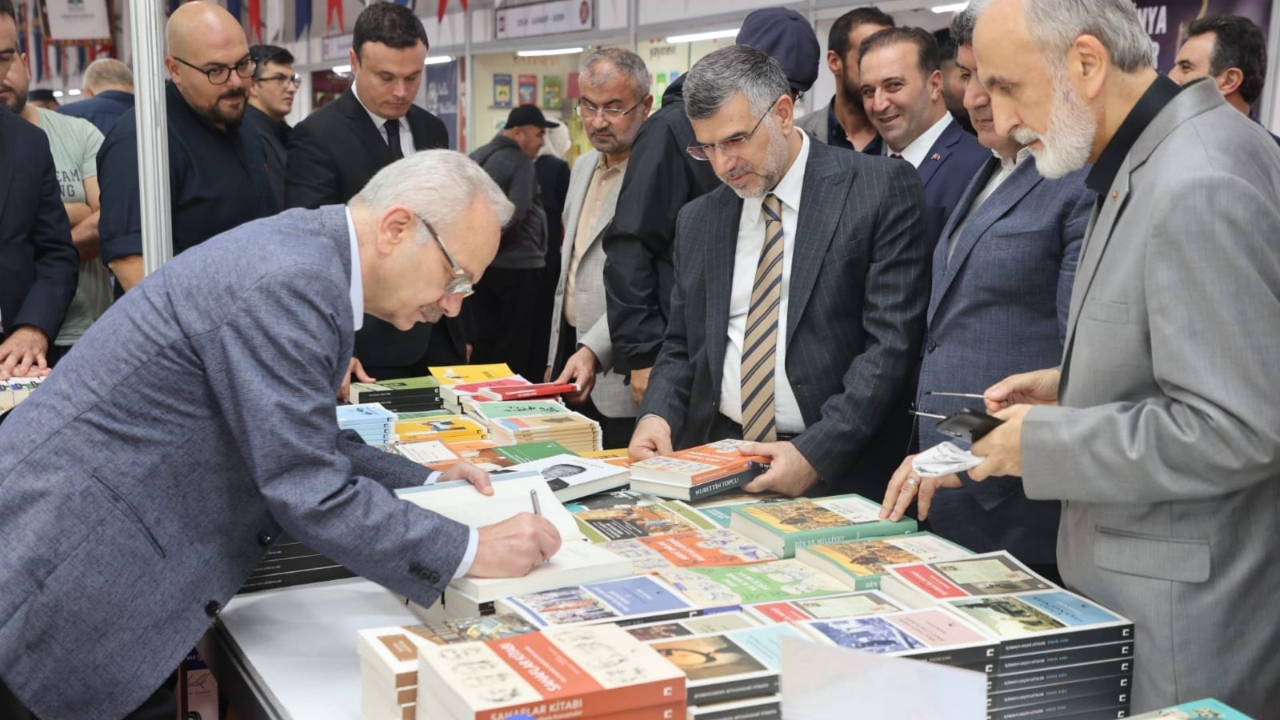 Sultanbeyli 7. Kitap Fuarı Kitapseverlerin Yoğun Katılımıyla Başladı