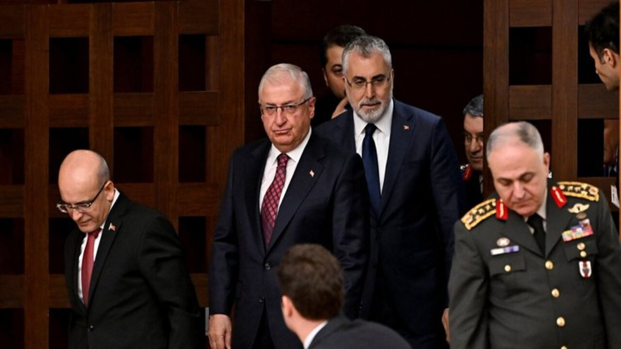 Milli Savunma Bakanı Yaşar Güler'den manidar sözler: O şarkı kulağınızda dursun!