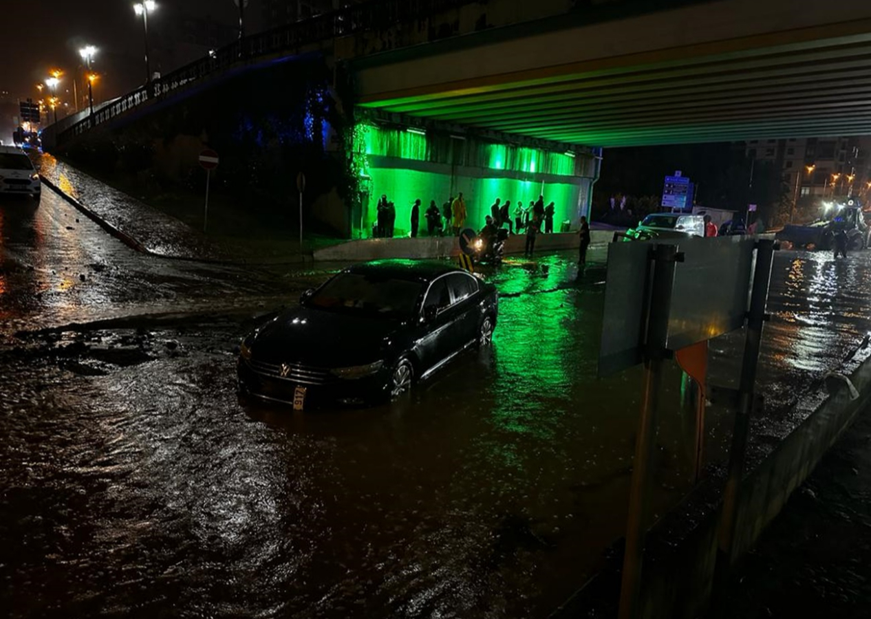 Meteoroloji turuncu kodla uyarı yaptı! Samsun'da eğitime kuvvetli yağış engeli