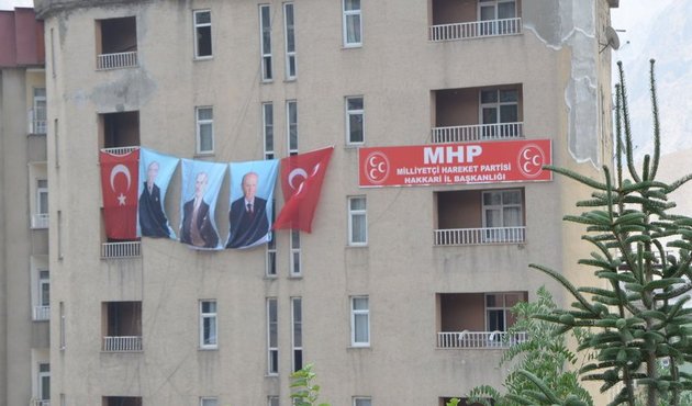 MHP 10 yıl sonra yeniden Hakkari'de!