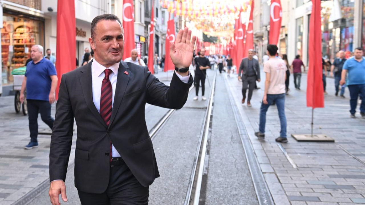 Beyoğlu Belediye Başkanı Yıldız'dan İmamoğlu'na 'hizmet' göndermesi: Beyoğlu sizin uğramadığınız 5 yılda çok yükseldi