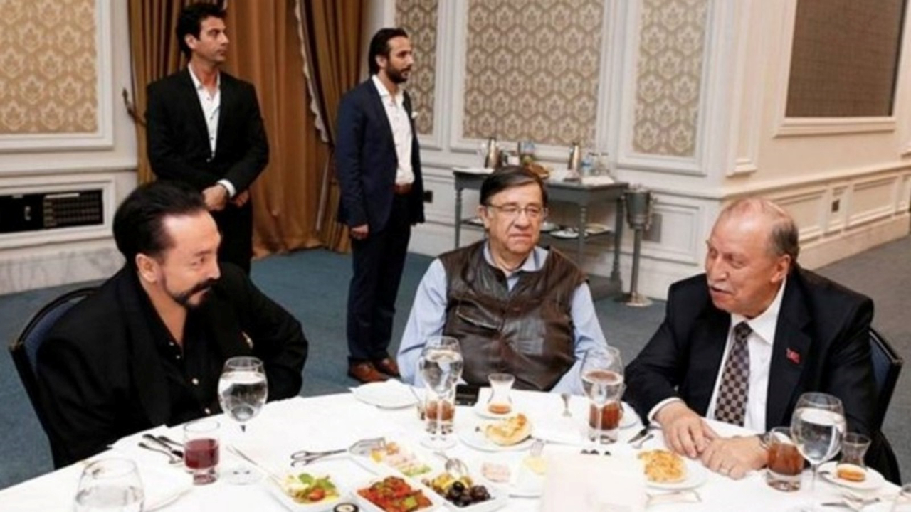 Adnan Oktar'a operasyonlardan önce haber veren eski bakan CHP'li Yaşar Okuyan çıktı: 'Dostça uyardım' savunması...