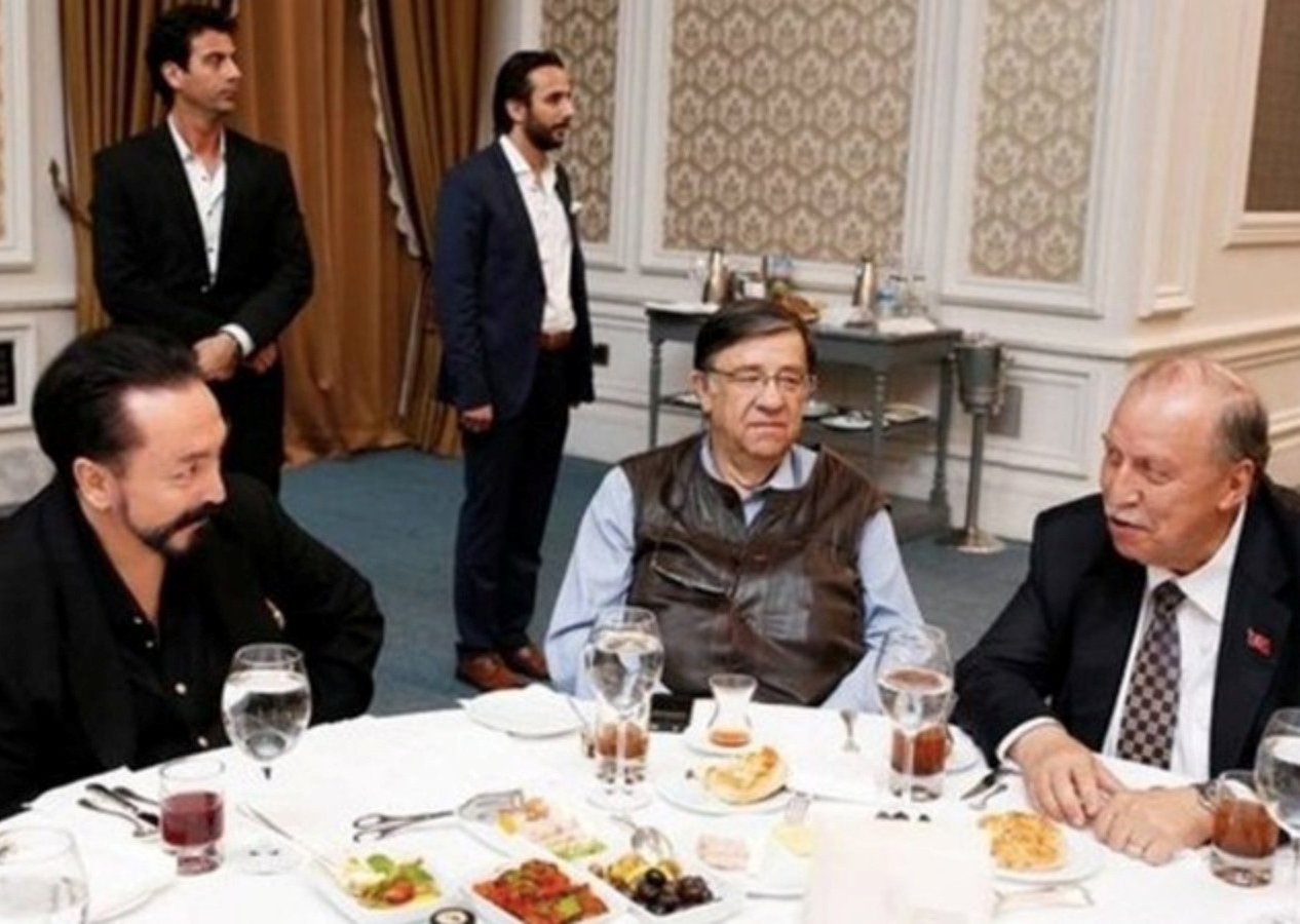 Adnan Oktar'a operasyonlardan önce haber veren eski bakan CHP'li Yaşar Okuyan çıktı: 'Dostça uyardım' savunması...