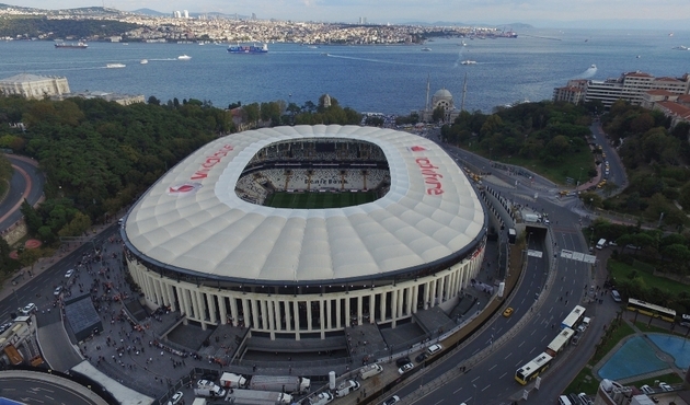 Beşiktaş'a haciz şoku! İcra memurları stat kapısına dayandı...