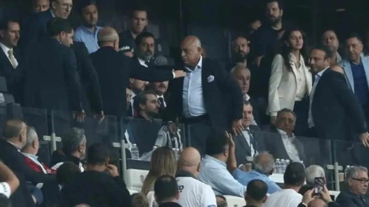 Mehmet Büyükekşi'ye Beşiktaş taraftarlarından şok tepki! Stadyumu terk etti...