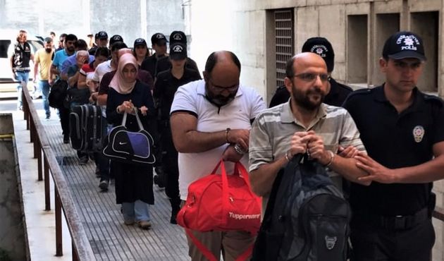 FETÖ'ye bağışlar hala sürüyor! Güncel listeleri ele geçirildi...