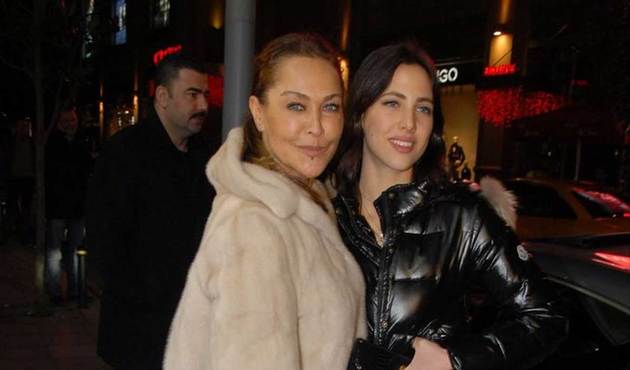 Hülya Avşar’dan 'eve kapattım' itirafı!