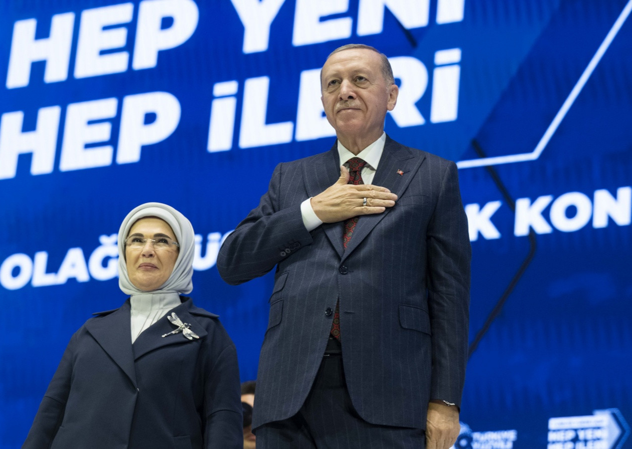 1399 oyun tamamını aldı! Cumhurbaşkanı Erdoğan yeniden AK Parti genel başkanı seçildi
