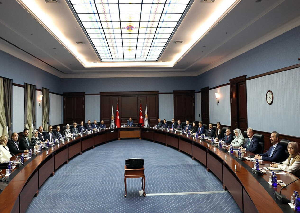 AK Parti'de MKYK toplandı! Yeni MYK belli oldu