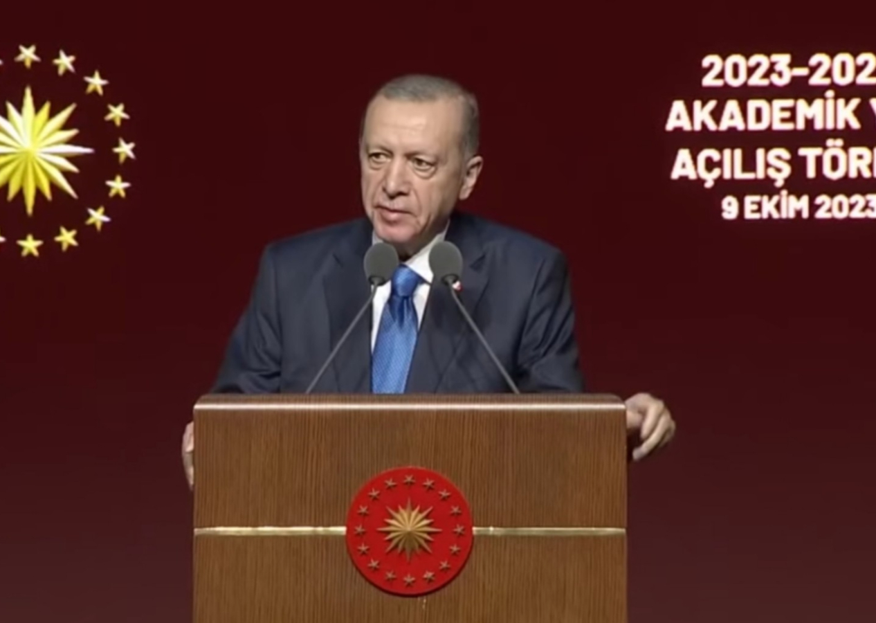 Cumhurbaşkanı Erdoğan: "Üniversitelerimizin bir daha asla yasakla, baskıyla, kavgayla veya ideolojik dayatmalarla anılmasına müsaade etmeyeceğiz."