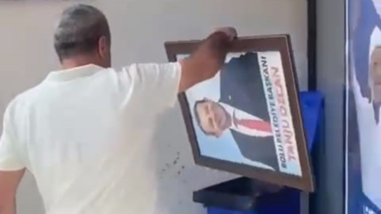 İhracı kesinleşen Tanju Özcan'ın CHP binasındaki fotoğrafı çöpe atıldı