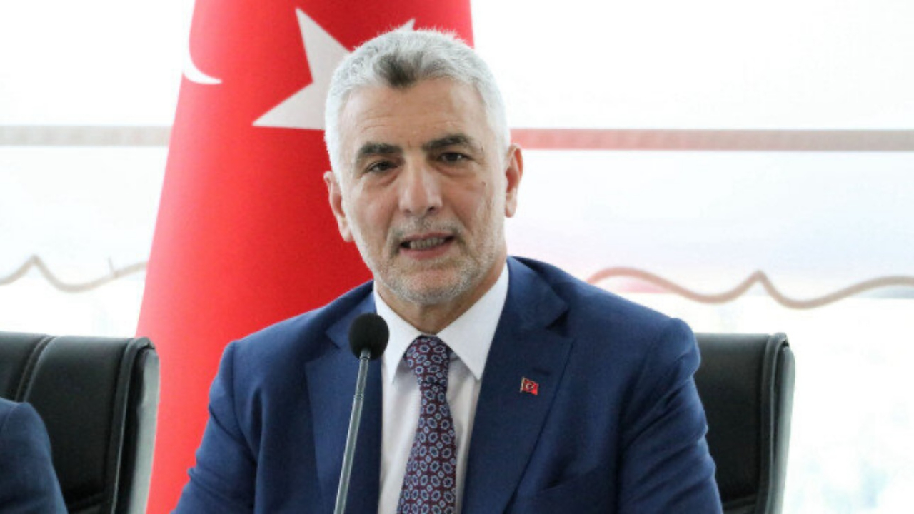 Bakan Bolat'tan tüm sektörelere indirim çağrısı! Enflasyonla mücadelede başarı el ele vererek gerçekleşecek