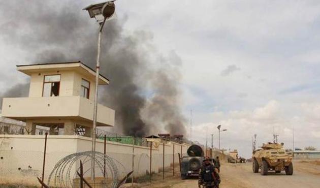 Taliban'dan şok saldırı! 18 Afgan polisi öldü!