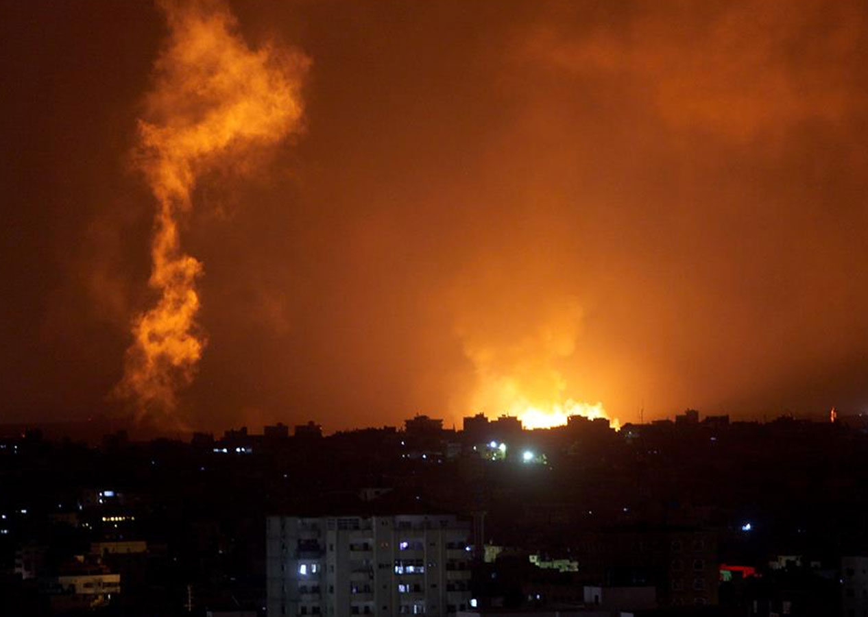 İsrail kanlı saldırıya devam ediyor! Gazze'ye bombardıman!/CANLI