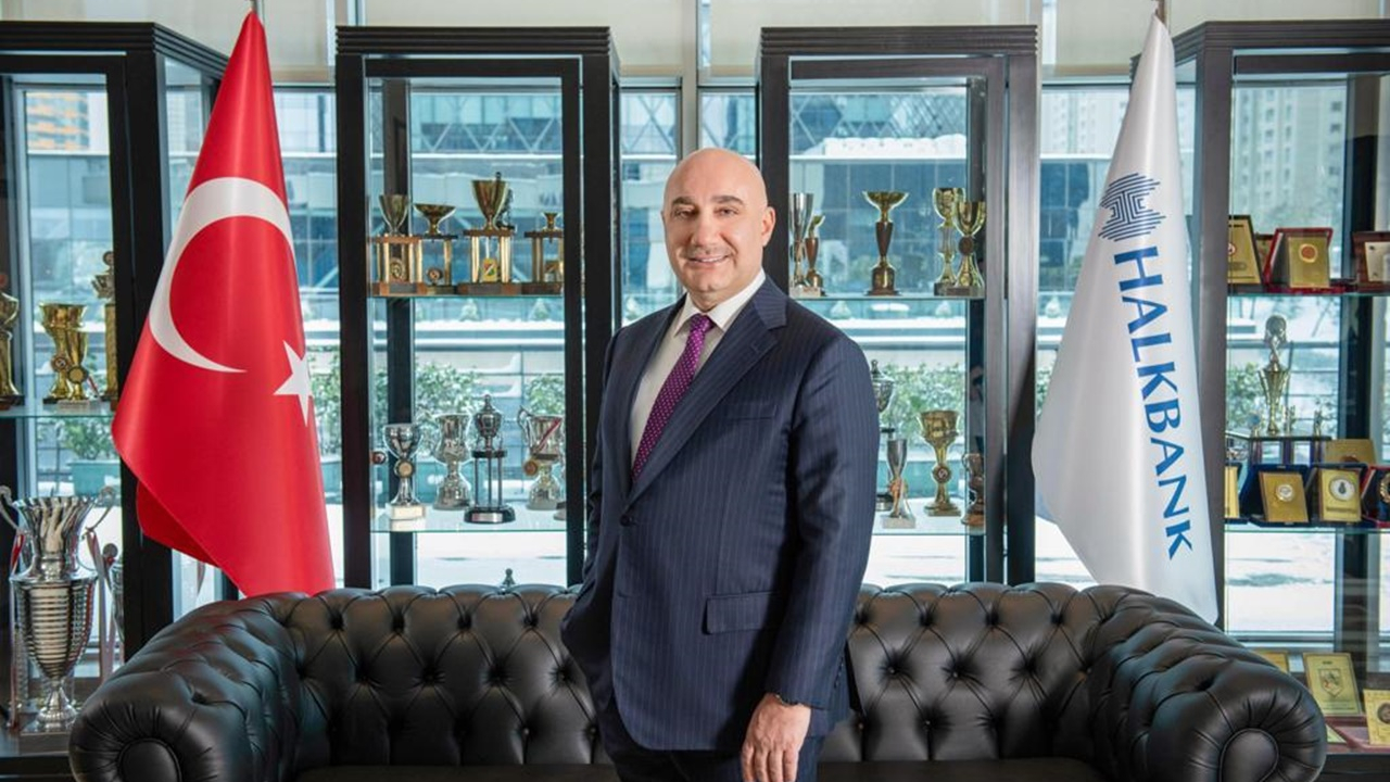 Yılın bankası seçilen Halkbank 30 ödül birden kazandı