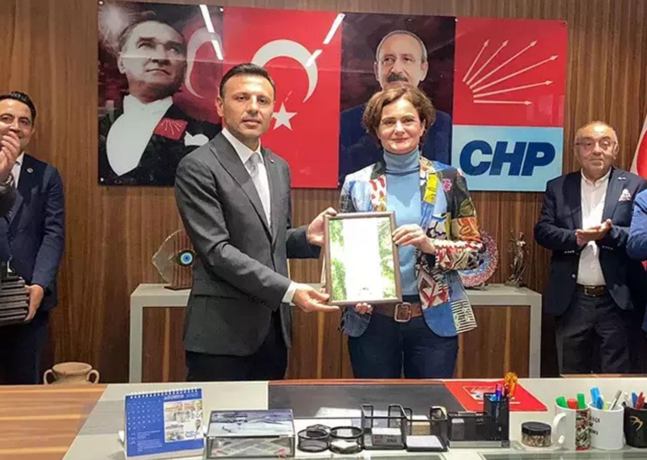 Canan Kaftancıoğlu görevini Özgür Çelik'e devretti