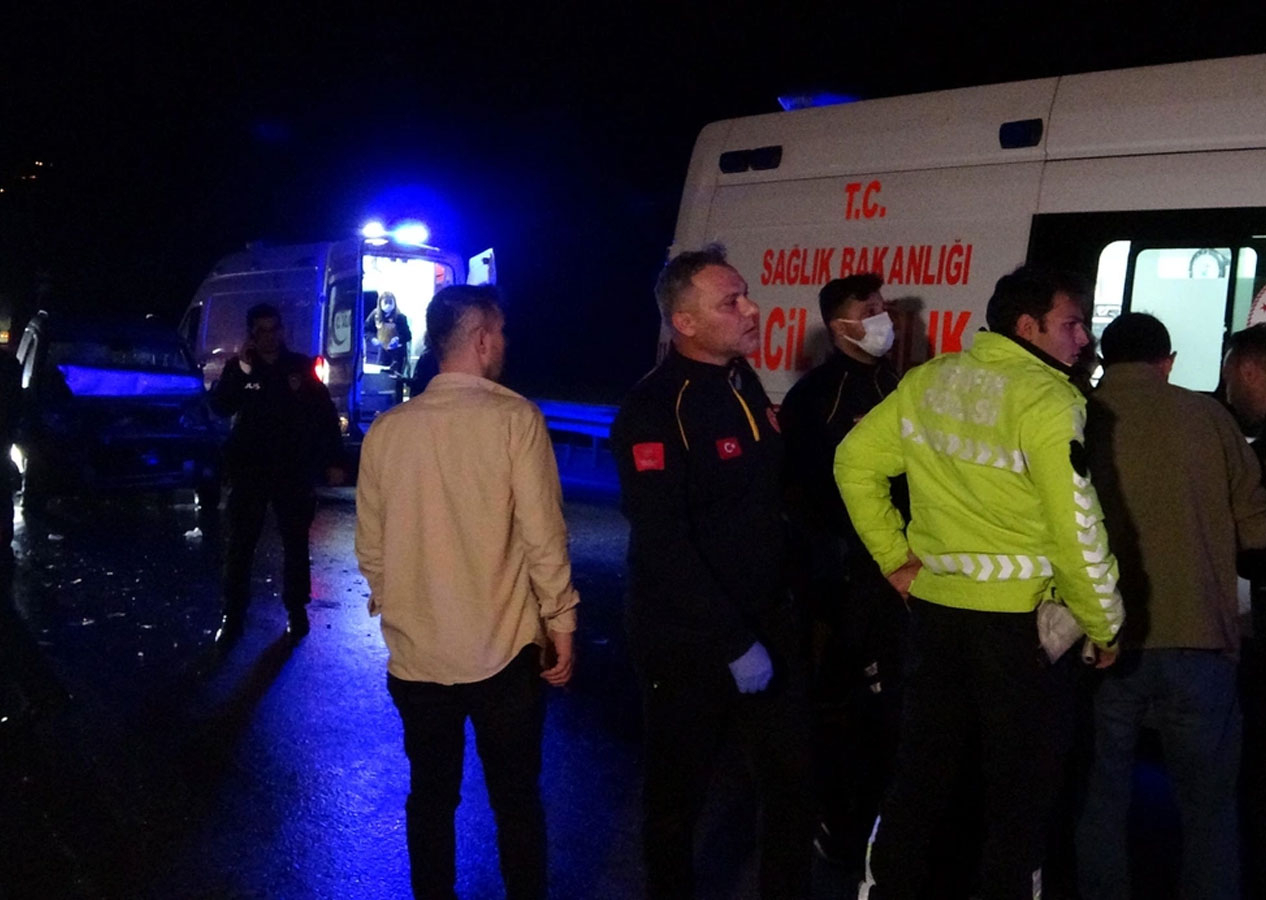 TEM otoyolunda 26 araç birbirine girdi: İstanbul istikameti trafiğe kapandı