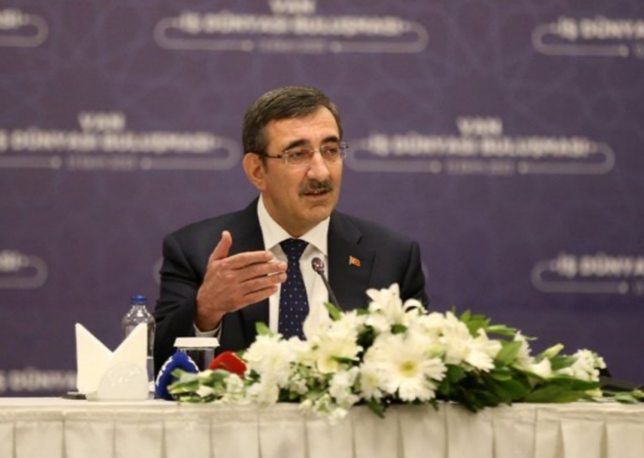 Cumhurbaşkanı Yardımcısı Yılmaz: Memur, işçi ve emeklimizi enflasyona ezdirmeyeğiz