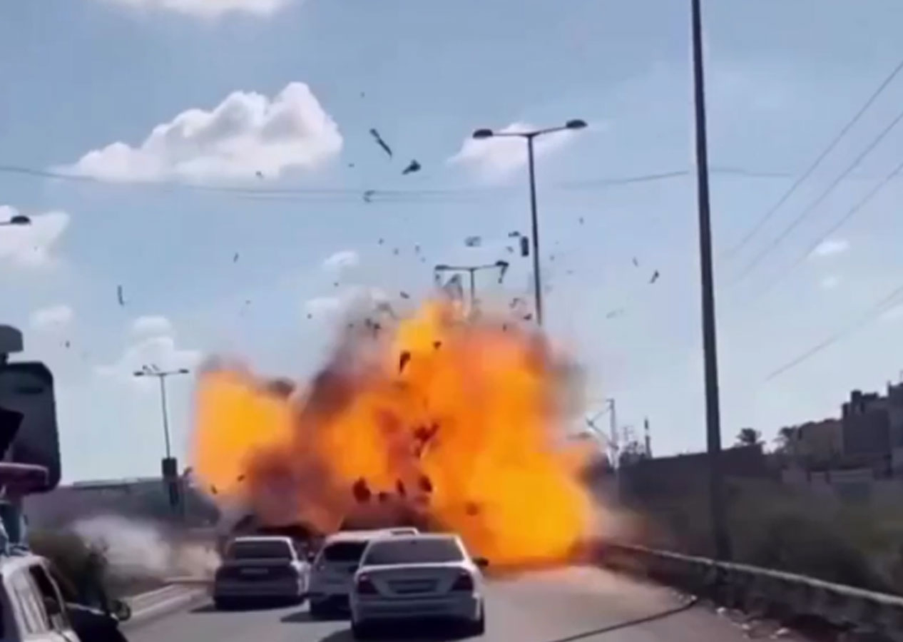 İsrail 'Gazze'yi boşaltın' demişti! Yola çıkan Filistinlilere bomba yağdırdılar!