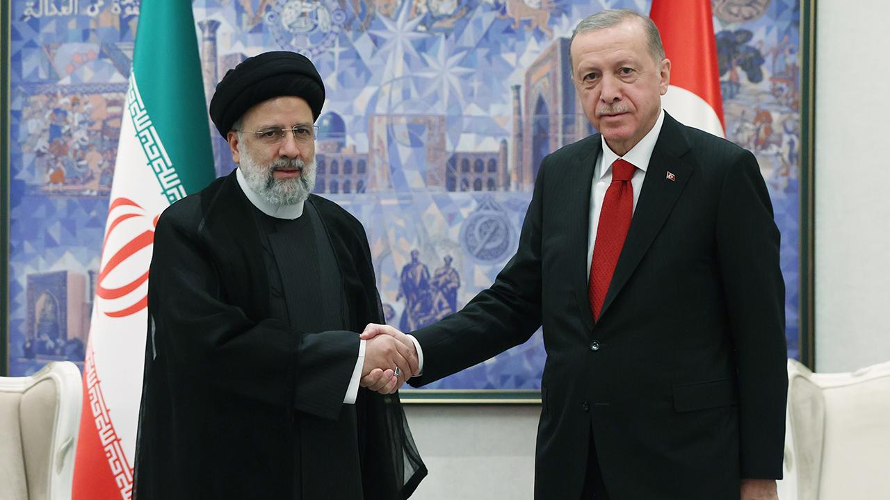 Cumhurbaşkanı Erdoğan, İran Cumhurbaşkanı İbrahim Reisi ile telefonda görüştü