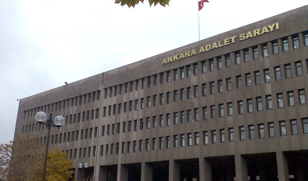 Skandal!!!Yargıtay imamının eşi ve kardeşi müştekileri tehdit etti...