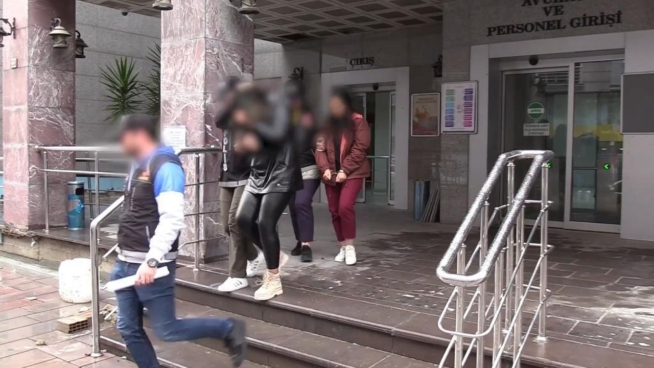 Rize'de operasyon: Bağırsak ve cinsel organına gizlenmiş uyuşturucu bulundu!