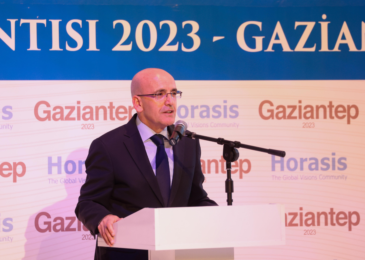 Bakan Şimşek'ten büyüme ve enflasyon mesajı!
