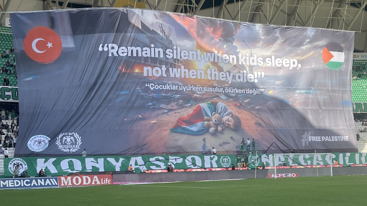 Konyaspor taraftarından duygulandıran Filistin pankartı
