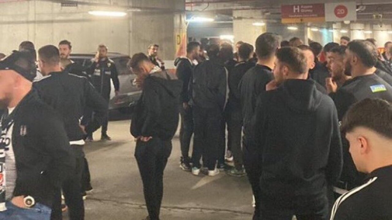 Maç öncesi olay çıkaran Beşiktaş taraftarlarına şok!