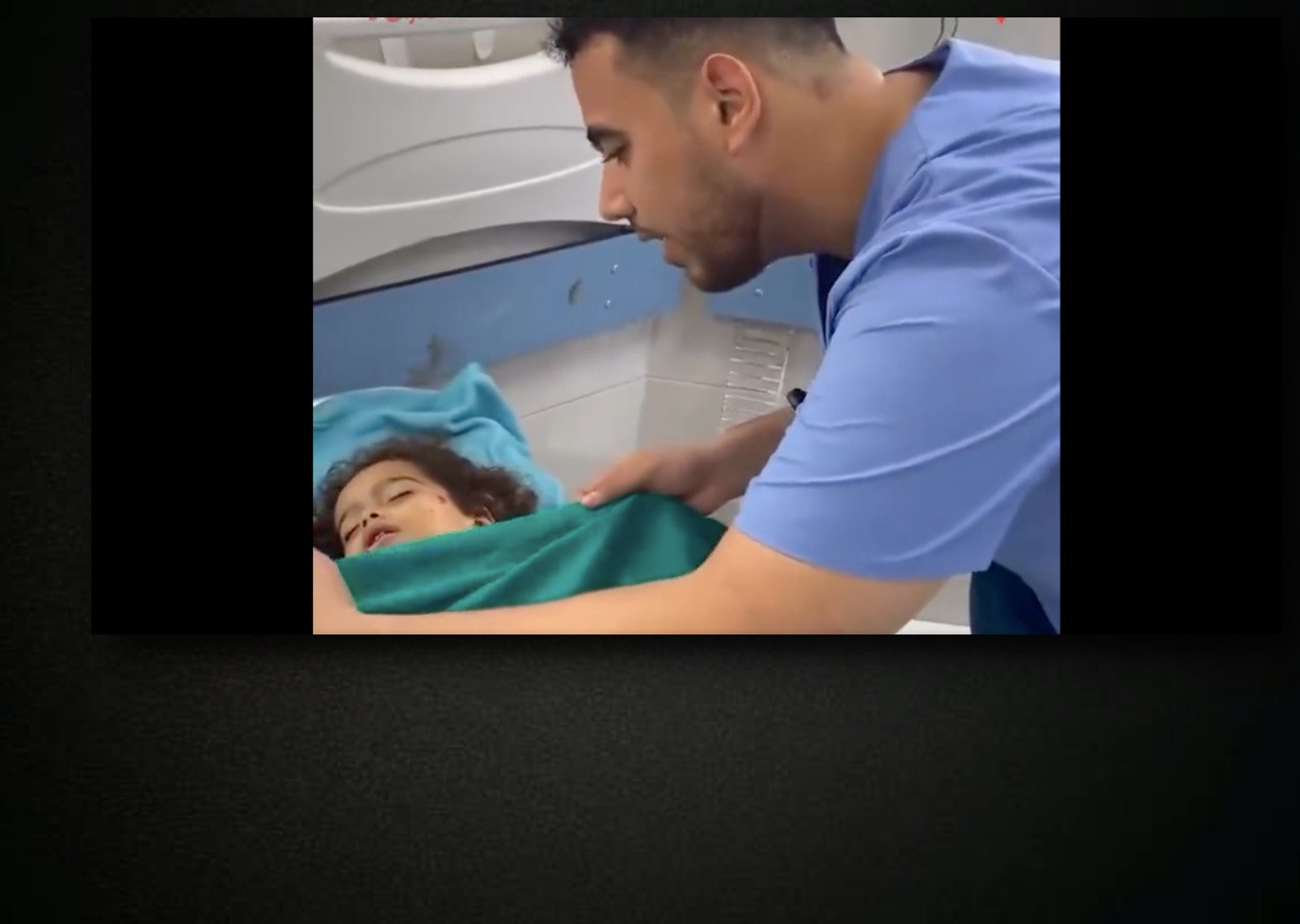 Yürek parçalayıcı anlar: Tüm ailesini kaybeden Filistinli kız çocuğuna, doktor ninni söyledi...