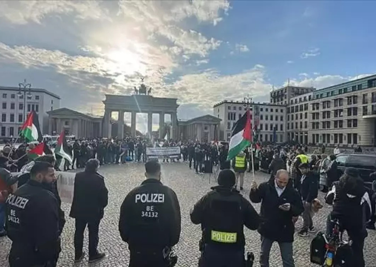 Yahudi aydınlardan Filistin yanlısı gösterilerin yasaklanmasına tepki!