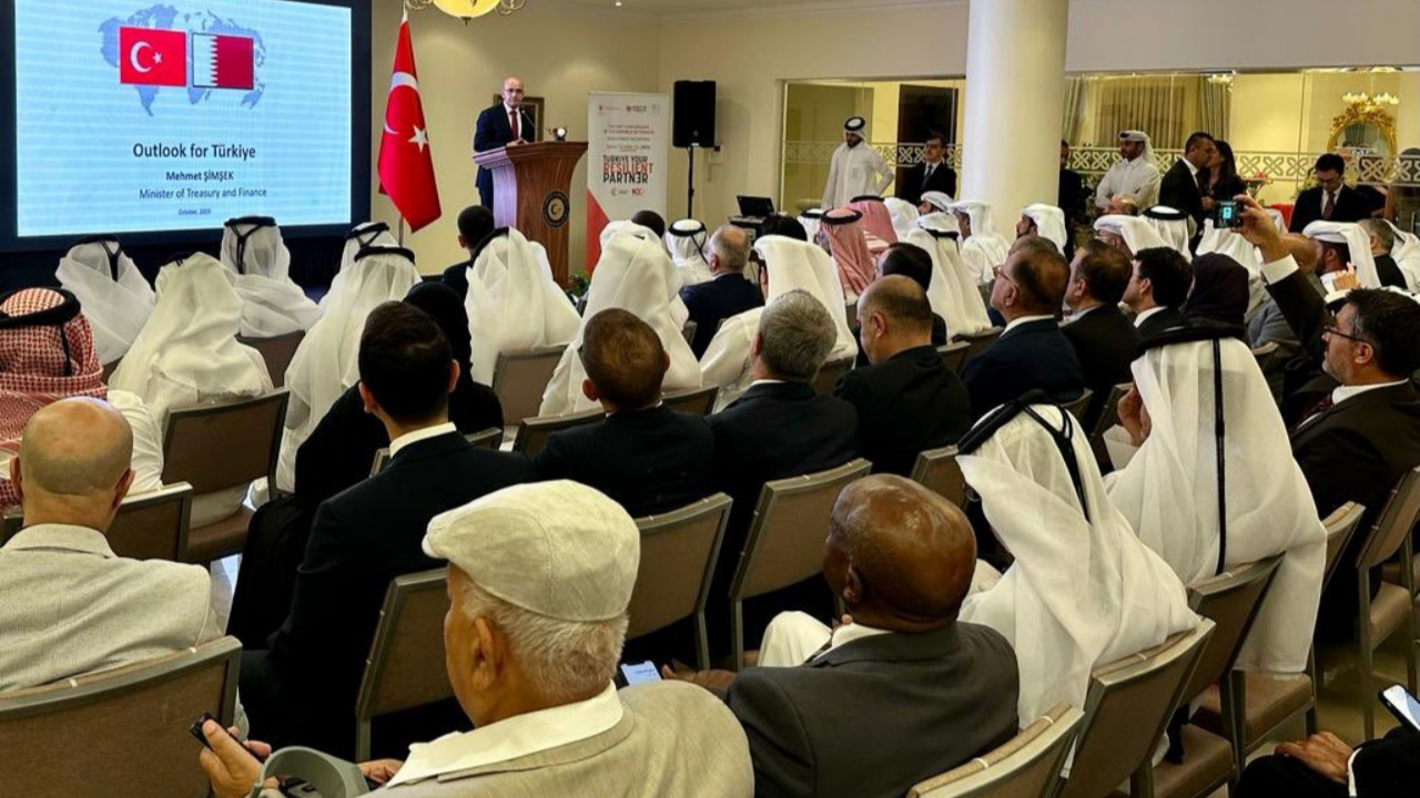 Bakan Şimşek Körfez turuna devam ediyor! Türkiye'deki yatırım fırsatlarını anlattık