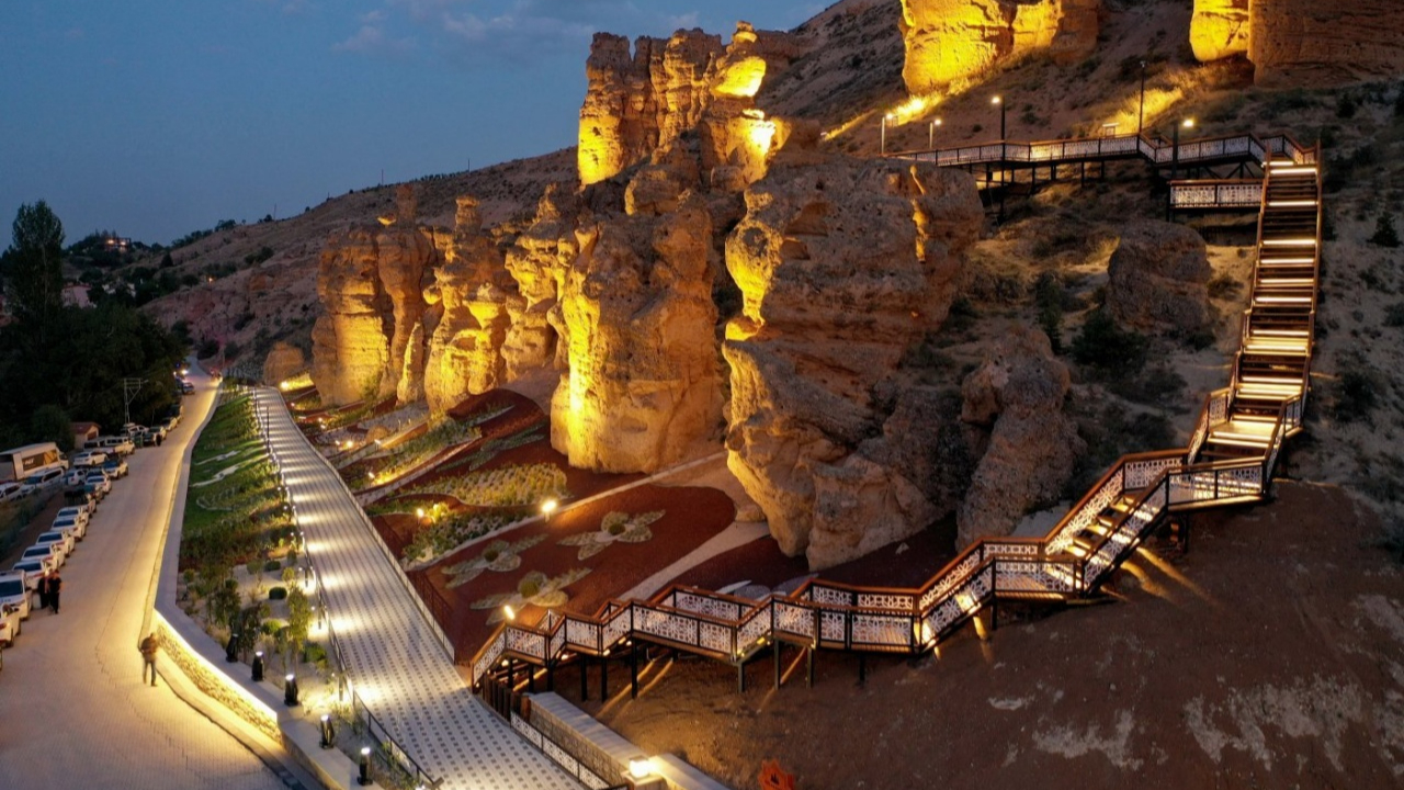 Konya'nın peri bacaları! Kızlar Kayası