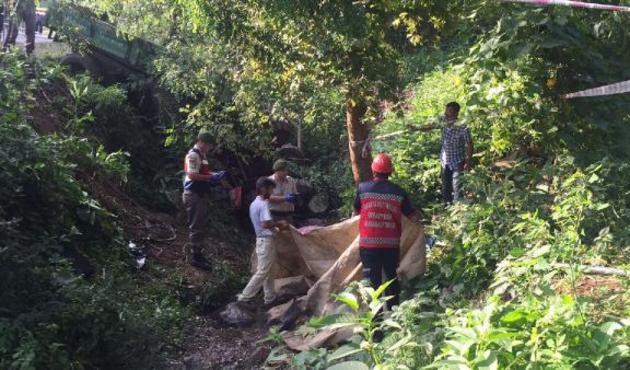 Sakarya'da mevsimlik facia! Traktör devrildi çok sayıda ölü var...