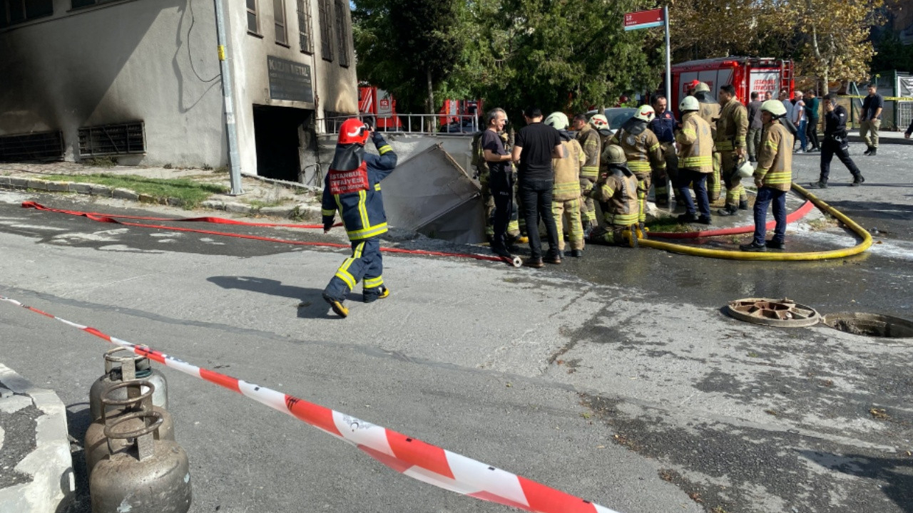 Bağcılar'da patlama: Çok sayıda yaralı var! Patlama anı kamerada...
