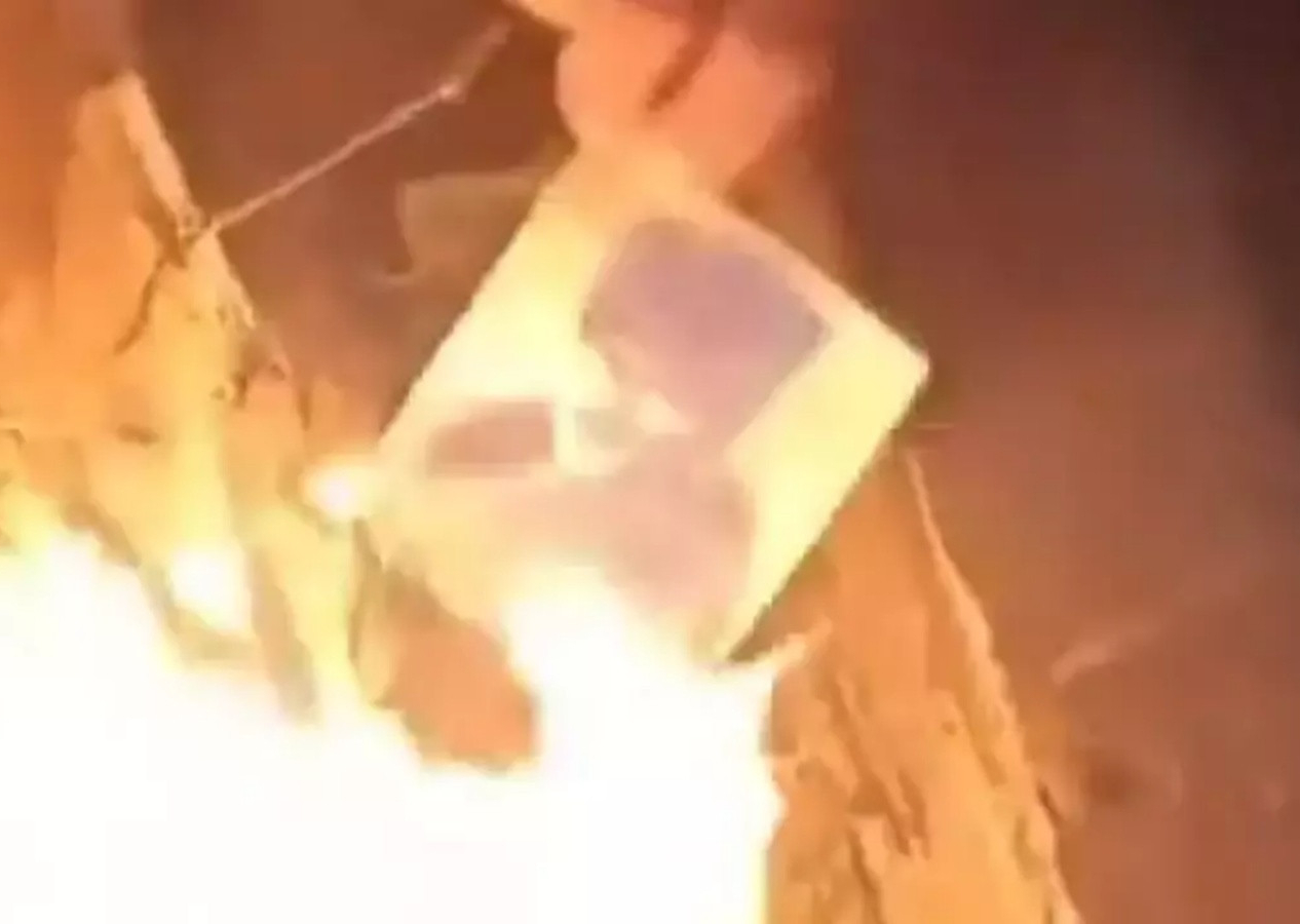 Ahlaksızlık cezasız kalmayacak... Kayseri'de Atatürk'ün fotoğrafını yakan lise öğrencileri gözaltına alındı!