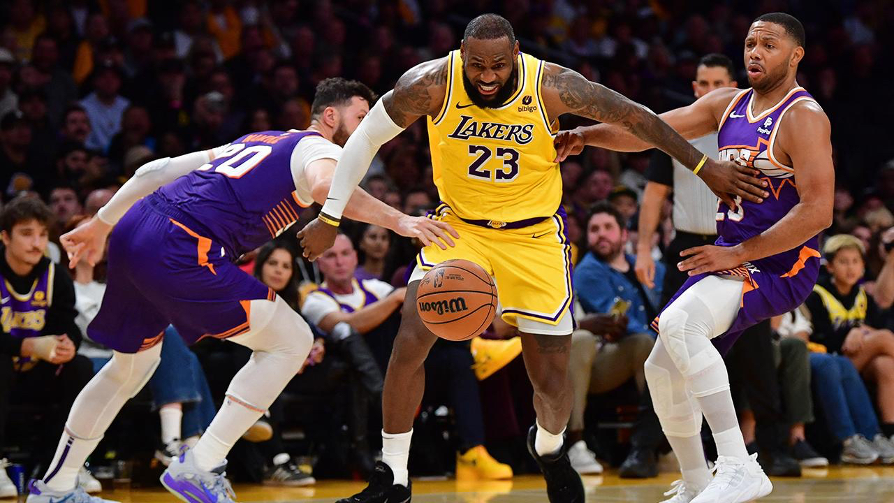 Los Angeles Lakers son çeyrekte döndü