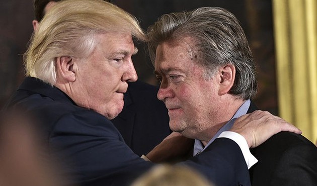 Trump'a danışman dayanmıyor! Baş Stratejist Bannon'u da görevden aldı...