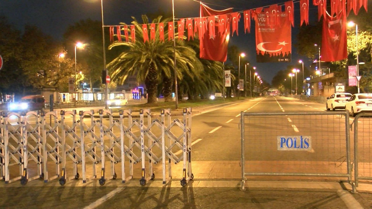 İstanbullular dikkat: Cumhuriyet'in 100. yılı törenleri nedeniyle bazı yollar trafiğe kapatıldı