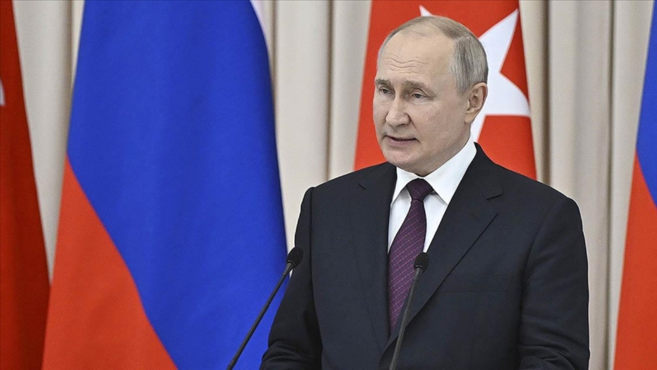 Putin, Türkiye Cumhuriyeti'nin 100'üncü yıl dönümünü kutladı: Türkiye dünya sahnesinde yüksek bir prestije sahiptir!