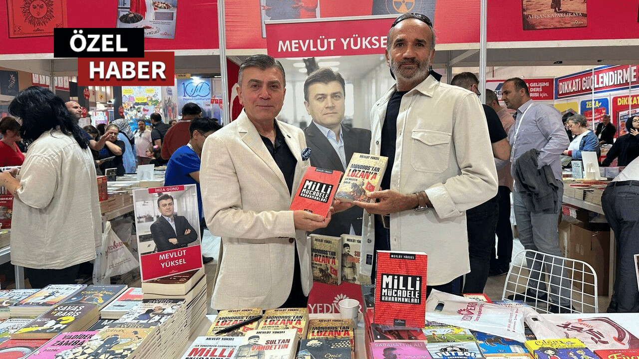 Mevlüt Yüksel TÜYAP’ta kitaplarını imzaladı!