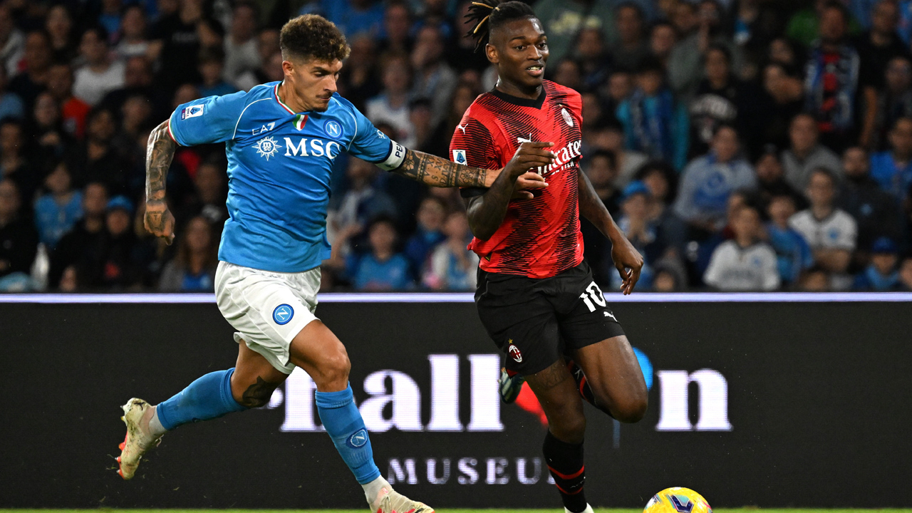 Dev maçta Napoli geriden gelip Mlian'ı yakaladı