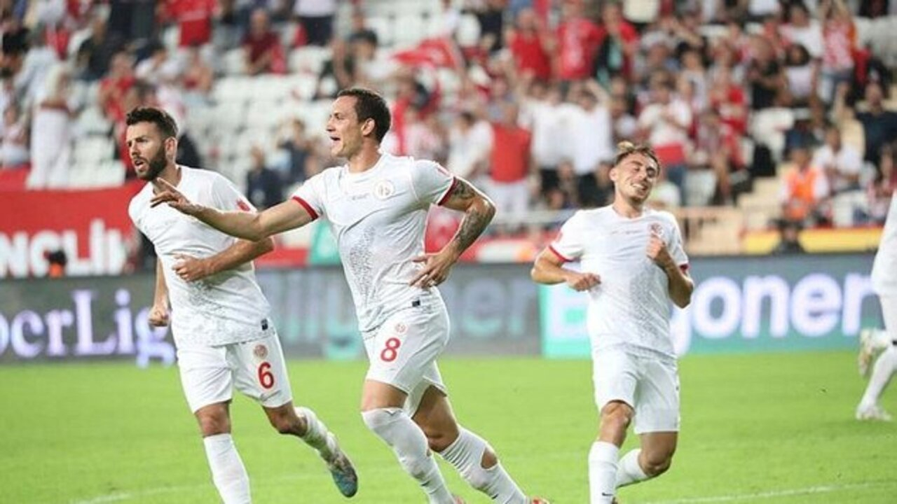 Antalyaspor 1 - 0 Başakşehir | Maçın özeti