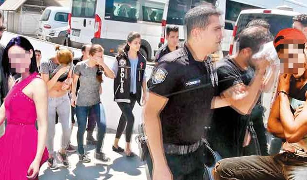 Sosyetik zehir tacirleri bir bir yakalandı!