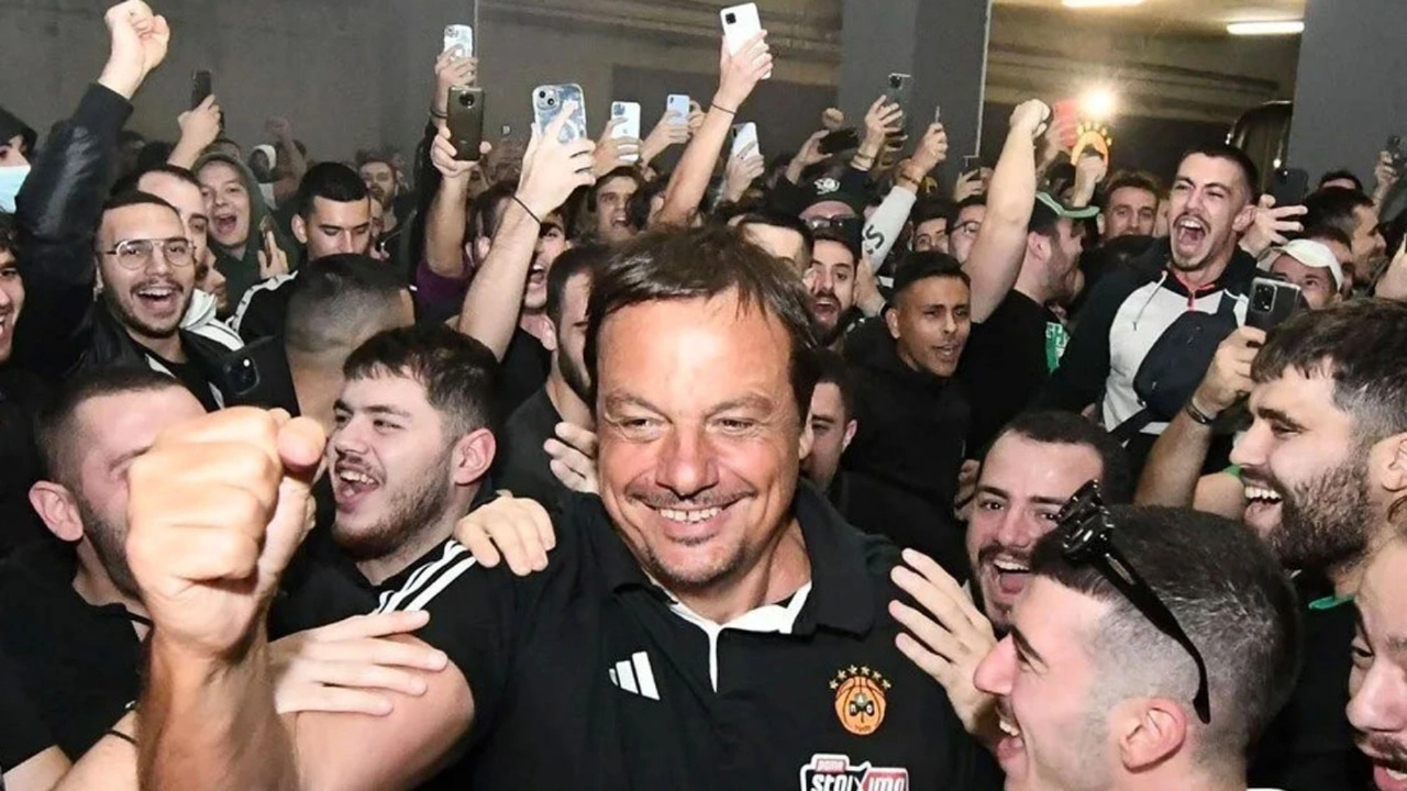 Ergin Ataman, Yunanistan'da kahraman ilan edildi! 2 yıl sonra gelen galibiyet...