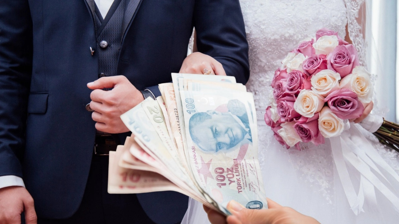 Faizsiz evlilik kredisi Meclis'te! Yeni evlenecek çiftlere 2 yıl geri ödemesiz kredinin detayları belli oldu...