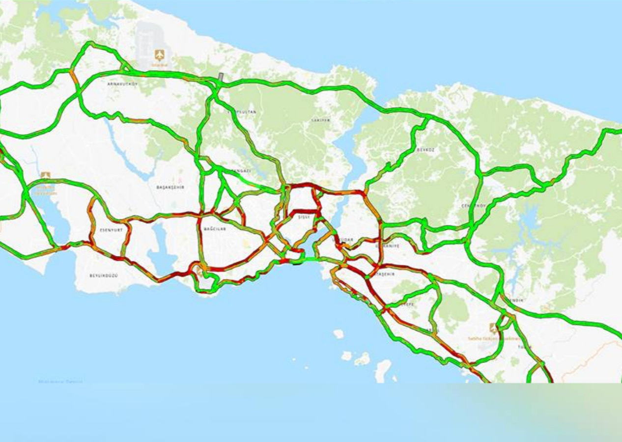 İstanbul'da yağmur başladı, trafik kilitlendi! Yoğunluk yüzde 85...