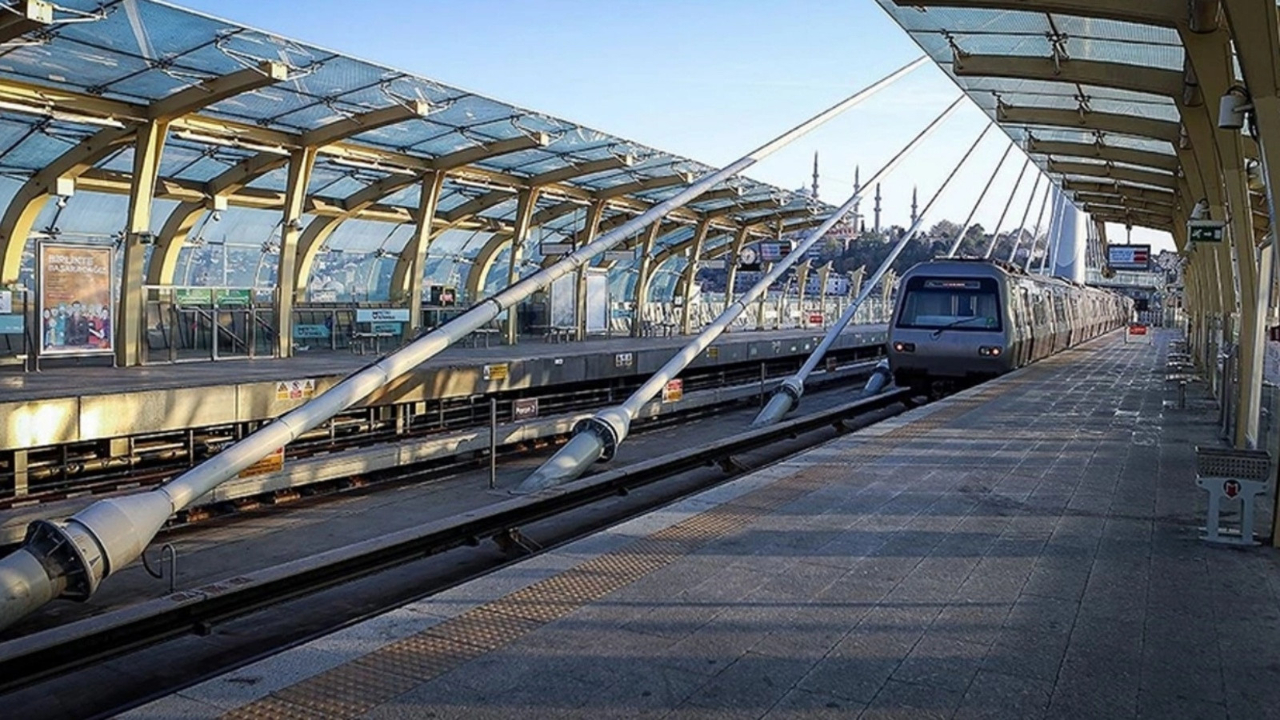 Yolcu tramvayda rahatsızlandı! Kabataş-Bağcılar Tramvay Hattı'nda bazı seferler yapılamıyor!