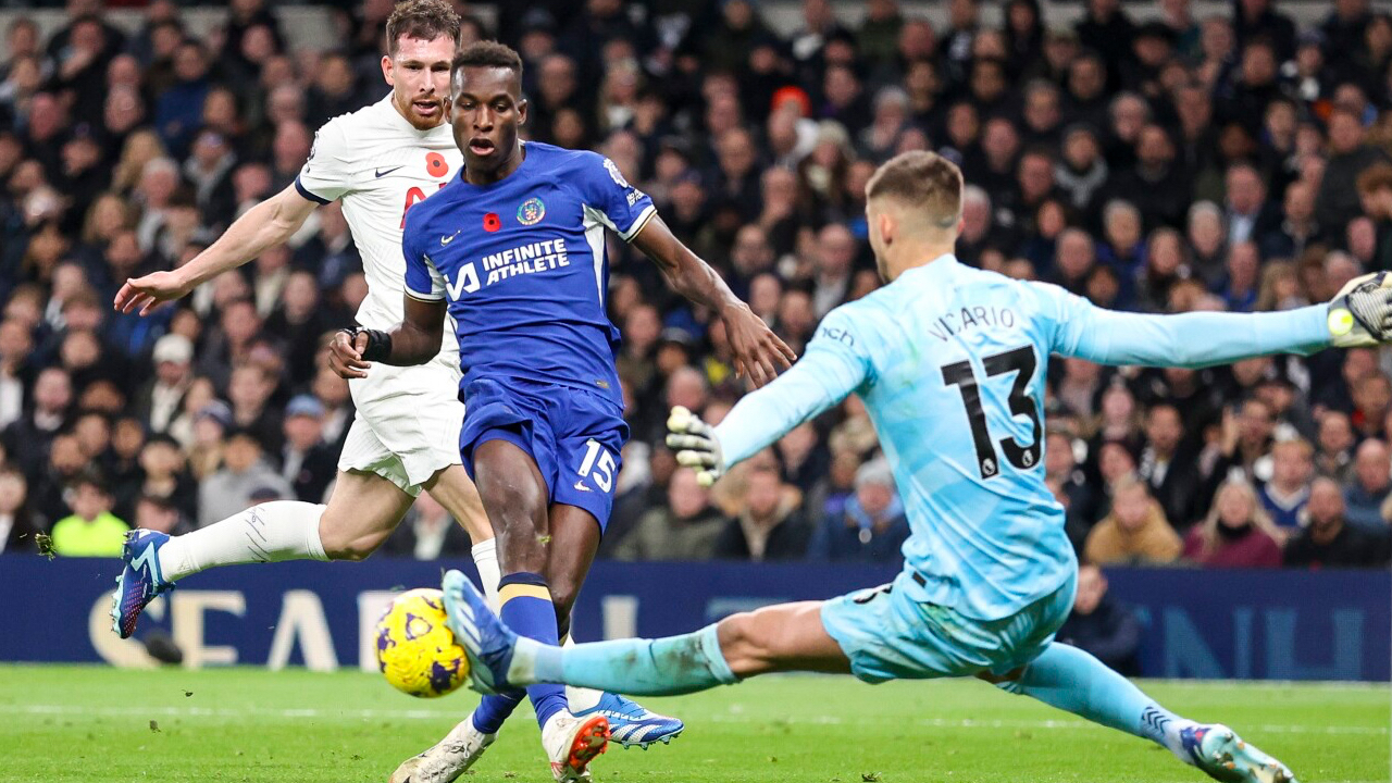 Premier Lig'de nefes kesen derbi! 5 sayılan 5 sayılmayan gol, 2 kırmızı kart...